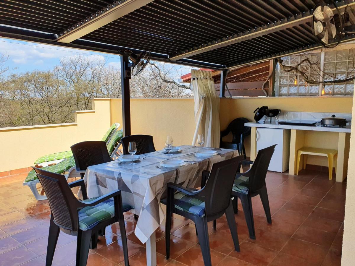 Vila Breskvar Mugeba Esterno foto
