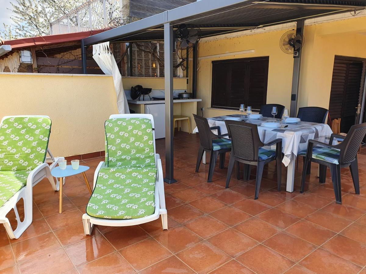 Vila Breskvar Mugeba Esterno foto